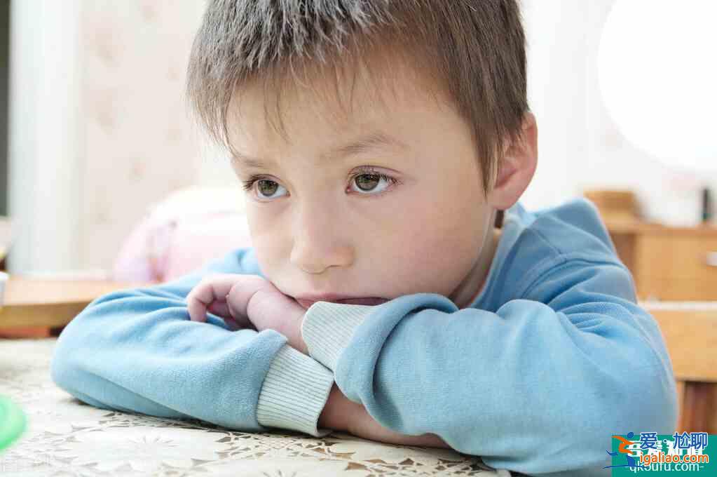 《以家人之名》：原生家庭，不要让“懂事”，毁了孩子一生？