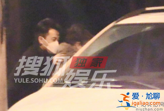 刘恺威李晓峰好事将近?外出聚餐女方全程捂小腹 网友疑问怀孕了吗