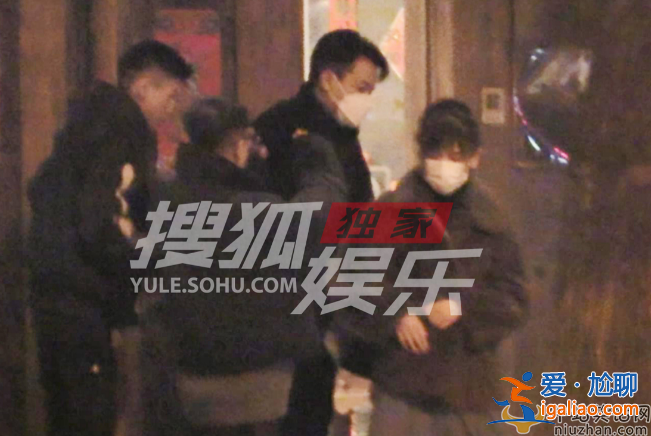 刘恺威李晓峰好事将近?外出聚餐女方全程捂小腹 网友疑问怀孕了吗