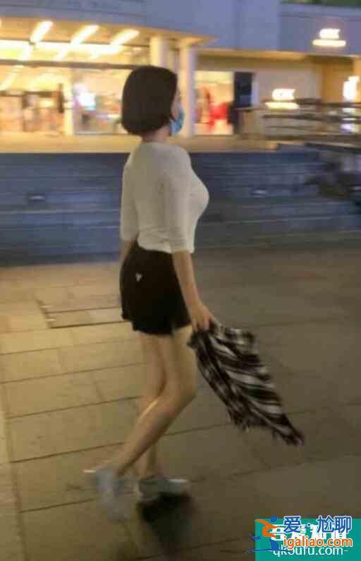 许晴夜走生图流出 身材前凸后翘性感吸睛？