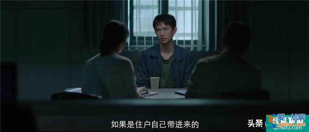 无反转不悬疑！《摩天大楼》节奏出色，嫌疑人洗脑能力满分？