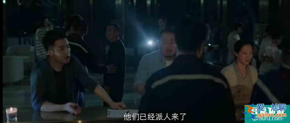 悬疑烧脑，层层反转，让baby上热搜的《摩天大楼》真香？