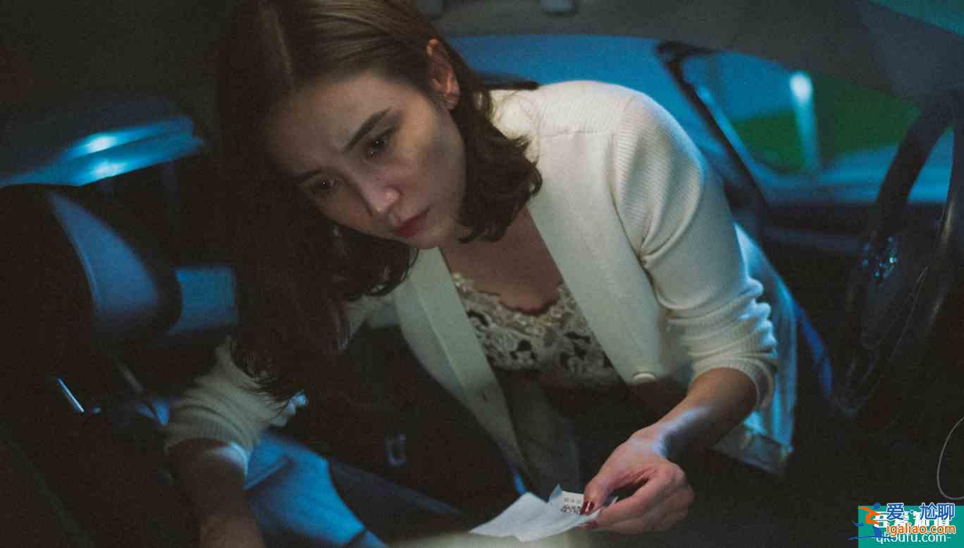 《白色月光》：多少婚外情都从醉酒开始，在手机曝光，以悲剧结束？