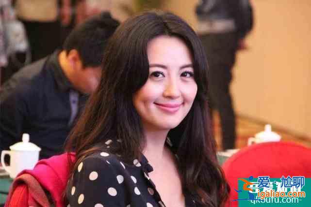 《以家人之名》中的四位妈妈，都做过主持人，年轻时还都是美女？