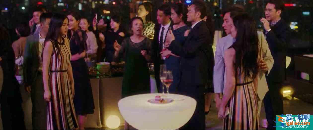 baby《摩天大楼》穿同款裙惨被女配艳压，网友：演技拖后腿？