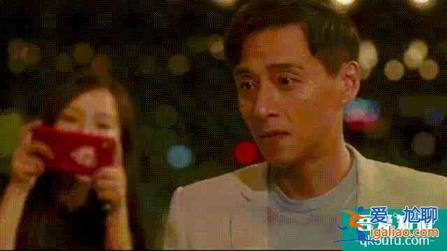 baby《摩天大楼》穿同款裙惨被女配艳压，网友：演技拖后腿？