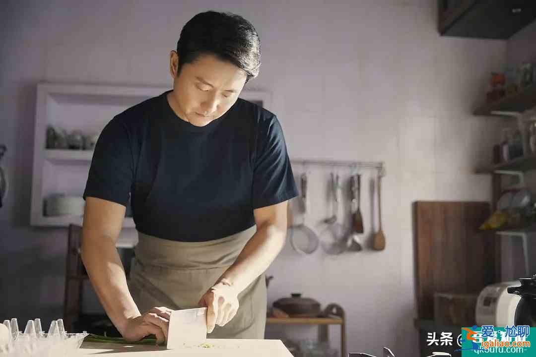 跌到8.1分，《以家人之名》口碑滑铁卢，逃不开国产剧爱情魔咒？