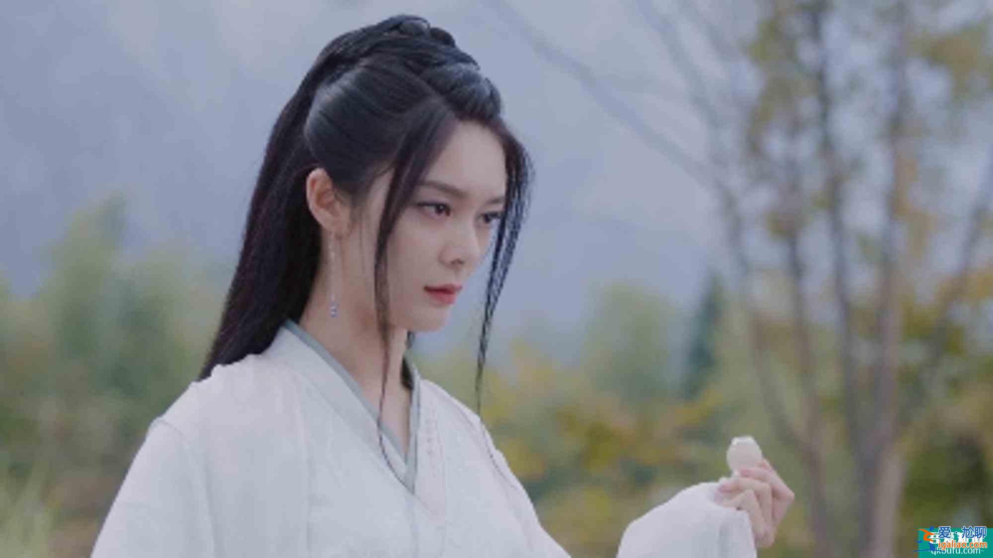 且听凤鸣：左青鸾发现蹊跷，揭穿凤舞并非真正的凤舞，君临渊慌了？