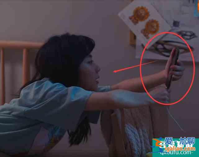以家人之名：李尖尖睡不着，给男神发信息，打开朋友圈，才知是谁？