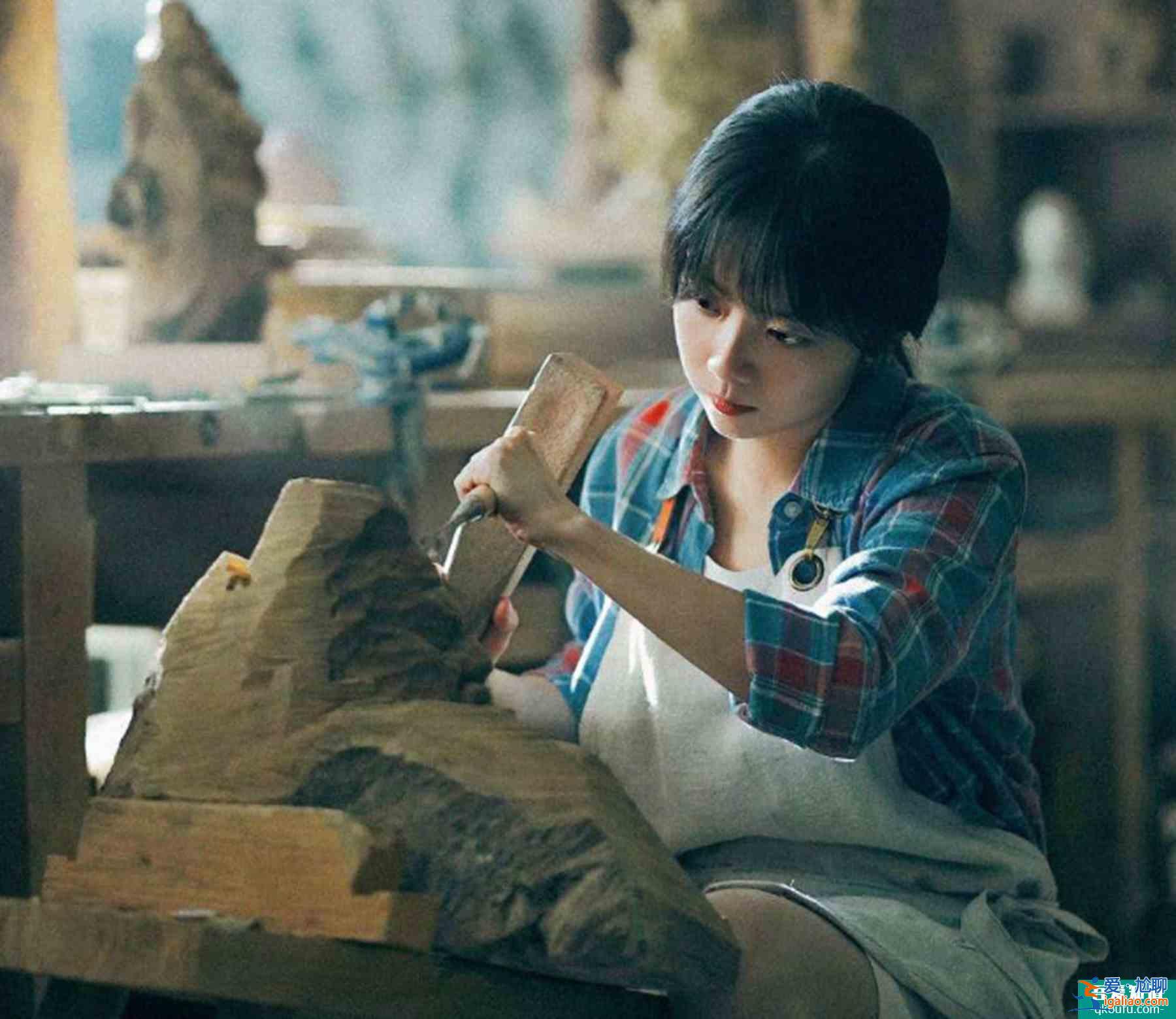 以家人之名：凌霄9年后回国，撞破尖尖和男友约会，强迫二人分手？