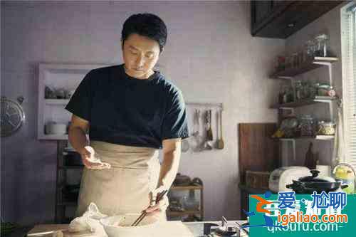 《以家人之名》是一个伟大的父亲，《男人的秘密》中遇到情感危机？
