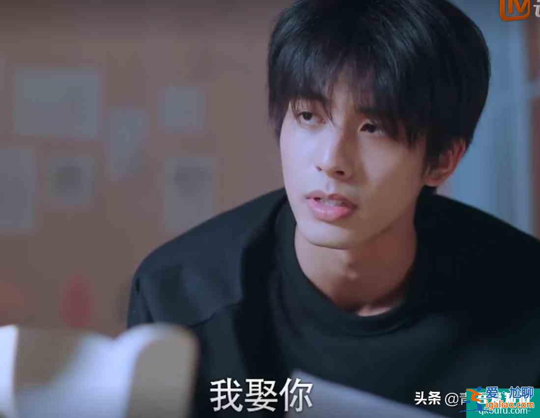 以家人之名：凌霄选择当孝子，放弃心仪大学，改嫁的母亲需要管吗？