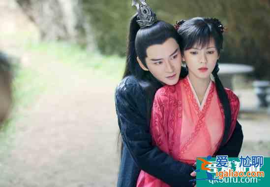 《琉璃》：不怕坏人坏，就怕坏人帅，玲珑被乌童虐后，爱上他了？