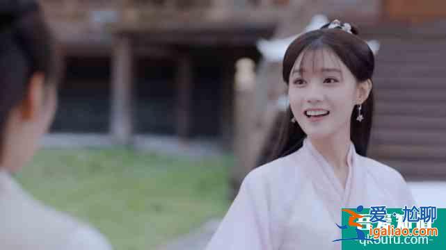 且听凤鸣：君临渊英雄救美，帮凤舞拿到宝物，朝歌解毒之后超好看？