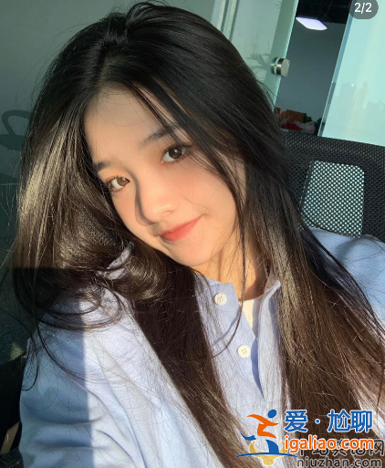 王思聪同时交两女友!一个小肉安不够，再紧搂小15岁新欢