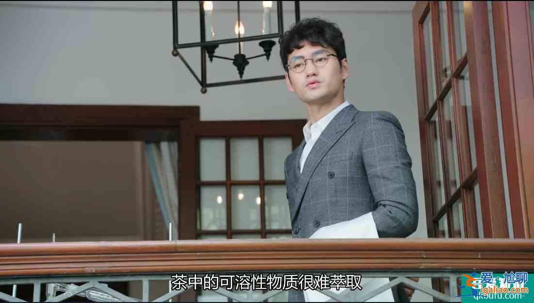 无厘头剧情适配奇葩人设，吐槽怪诞生活剧《生活像阳光一样灿烂》？