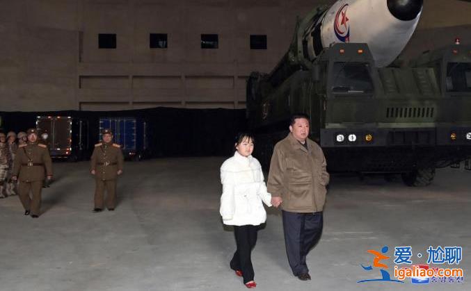 金正恩女儿四次公开亮相 都在军队有关场合 专家分析其深意？