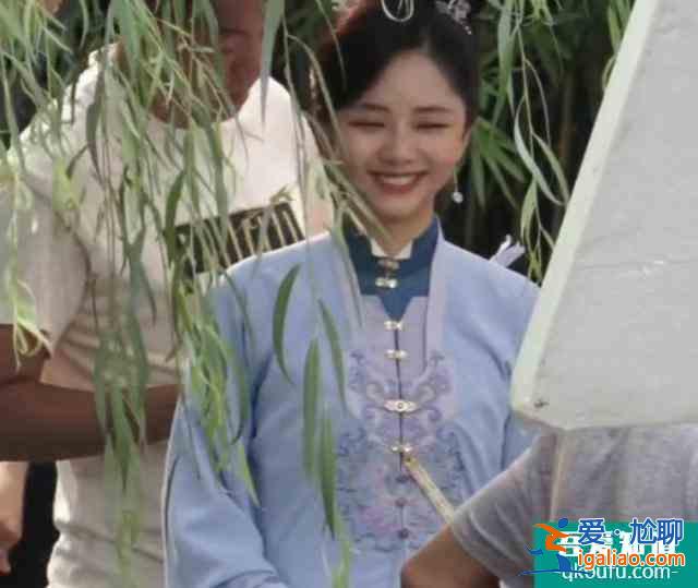 《以家人之名》在播，谭松韵却跟钟汉良演新剧！看完路透我爱了？