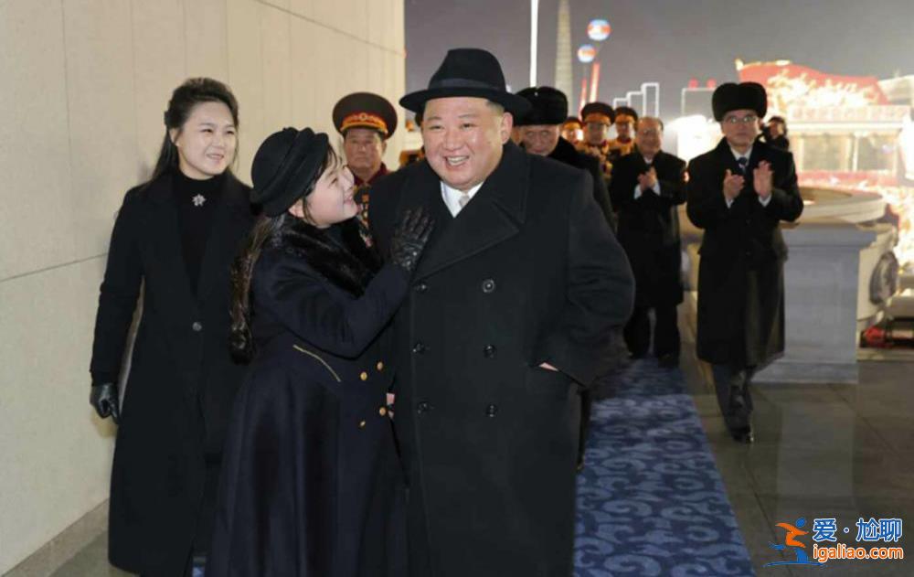 金正恩父女首度同台阅兵 有何特殊之处？？