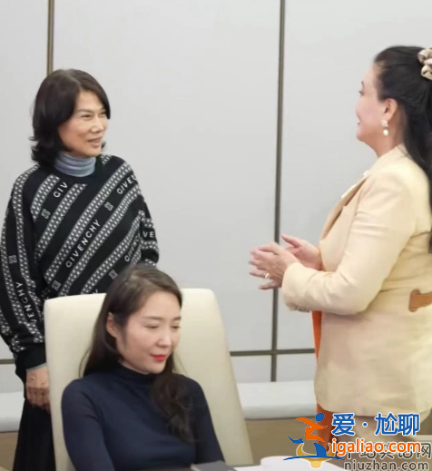 张兰与董明珠会面惹争议！董明珠气场太大 张兰气场太弱秒变小妹