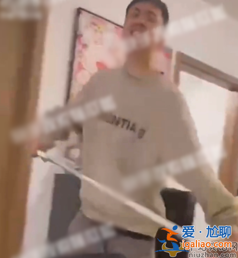 何龙龙家暴出轨!狂扇巴掌抡起扫帚打女友 何龙龙个人资料曝光