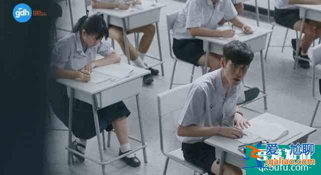 《天才枪手》出了剧版，评分更高我不服气？