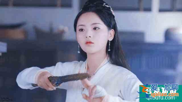 杨超越演技挺浮夸的，为什么《且听凤鸣》却越看越上头？？