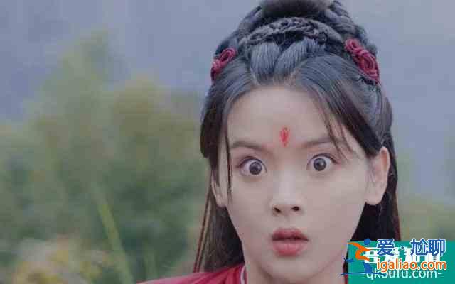 《且听凤鸣》开播获7.4分，杨超越演技在线，剧情老套服化道惊艳？