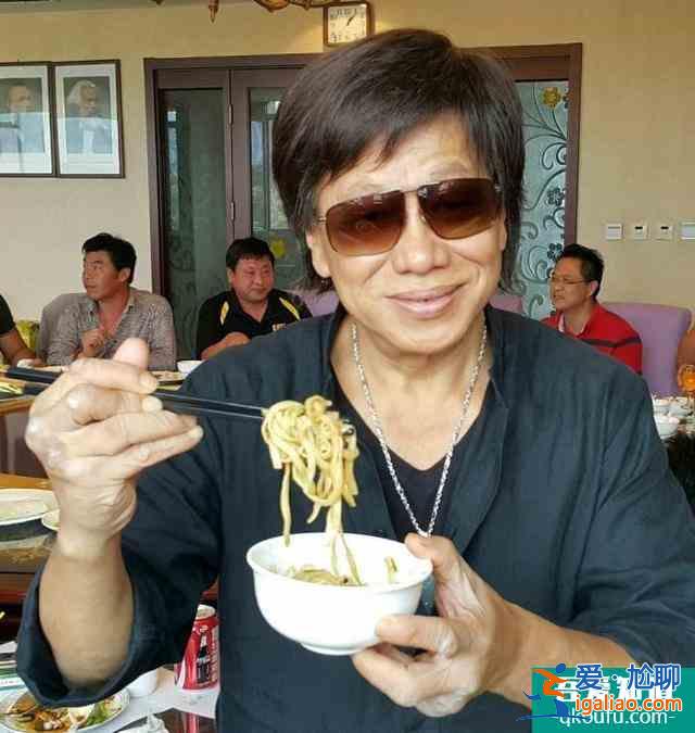 梁小龙、释小龙上线《大侠霍元甲》，两代陈真同框，收视瞬时破2？