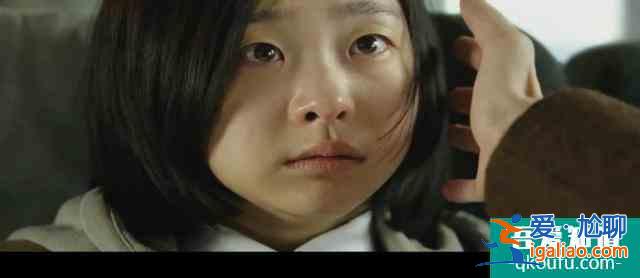 韩国票房冠军《魔女》—拥有超能力的小萝莉扮猪吃虎，一路开挂？