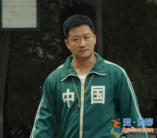 吴京用苹果手机惹争议!与成龙合影故意码掉手机 网友质疑吴京爱国真假
