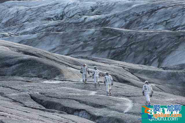 “中场休息”难挡观影热情，《星际穿越》重映首日票房再夺冠？