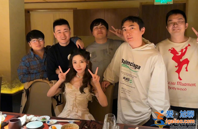 王思聪最新情况!备20万红酒给网红过生 小女友肉安未在身旁