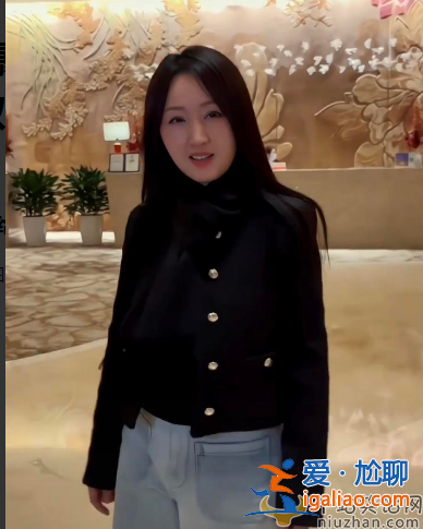 杨钰莹近况曝光!胖出双下巴可可爱爱 怼脸拍皮肤细嫩无皱纹