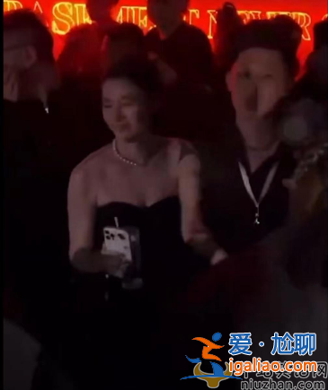 王嘉尔出什么事了现身派对行为惹争议 王嘉尔为什么在国外那么火