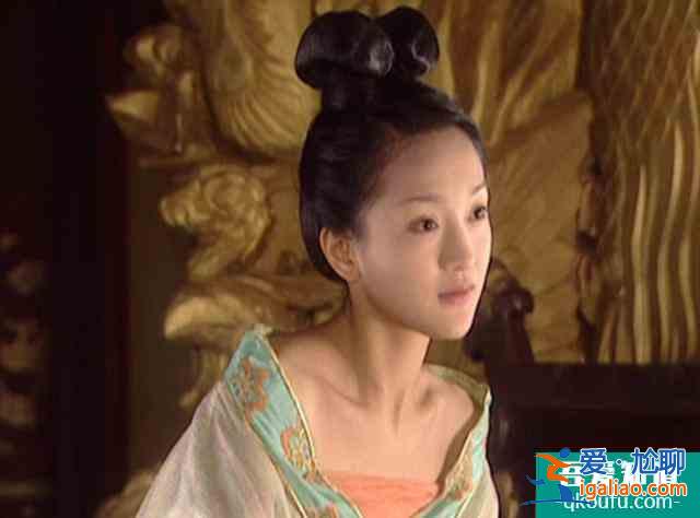 《三十而已》王太太，曾无戏可演摆摊卖衣服，没办婚礼嫁给房子斌？