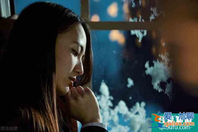 《二十不惑》：姜小果不爱小鲜肉，暗恋大叔，都是因为父爱饥渴症？