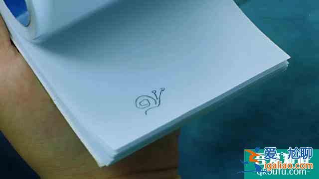《三十而已》里经常出现的小摊贩一家究竟在表达什么？你看懂了吗？