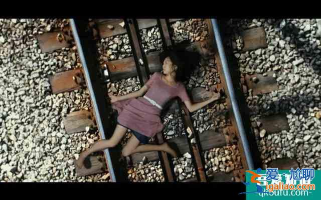 韩国电影《火车》，改编自日本小说，内容尺度与深度掌握十分恰当？