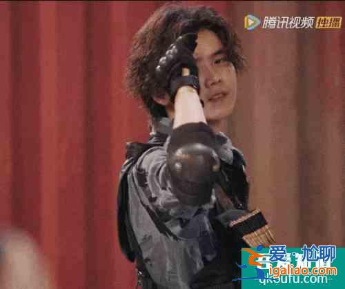热播网剧《穿越火线》肖枫一个人Cut全场吗？？