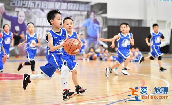 儿子所在篮球班因运营不善倒闭，，家长重金1000万买下[家长买下]？