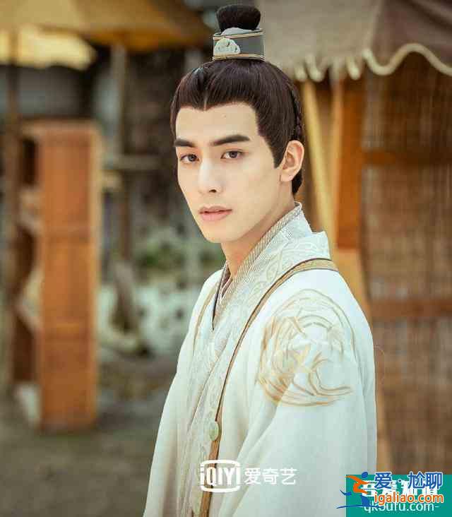 《漂亮书生》被嘲剧情过时？鞠婧祎穿男装还化浓妆，滤镜也开太大？