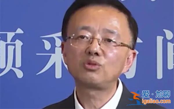 委员呼吁别让青年人才“为钱所困”，，应该支持年轻人[为钱所困]？