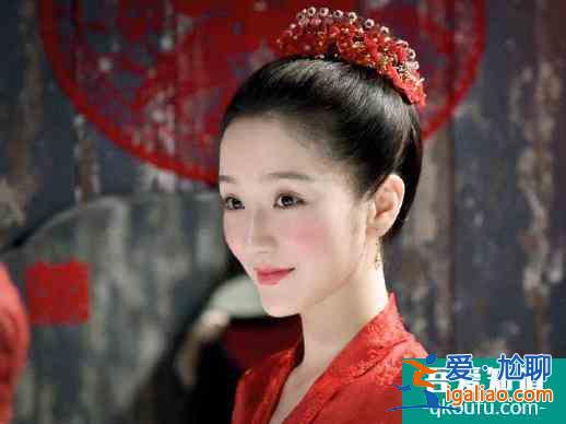 热播《小娘惹》花絮曝光！女主拍戏泡海里，水太脏满嘴死鱼味？