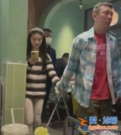 王思聪和小肉安分手了吗?王思聪带新女友吃火锅 女方颜值撞脸章泽天