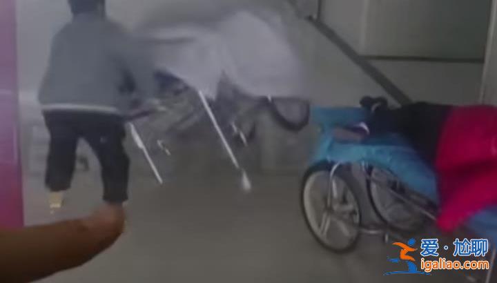 医院手推床轮子脱落孕妇摔下床 导致孩子早产？