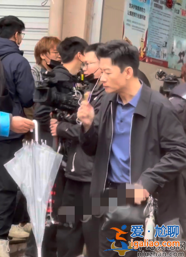 孙红雷夫妇移民澳洲是真的吗?曝已转移上亿资产 男方现身菜市场破传闻