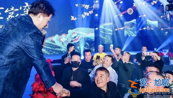 毕福剑事件怎么回事?近况曝光受邀参加艺术节，疑隐退后仍做老本行