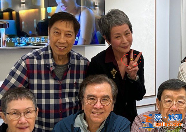 港星聚会惹争议!叶童暴瘦肋骨突出 袁咏仪素颜太黑不认识