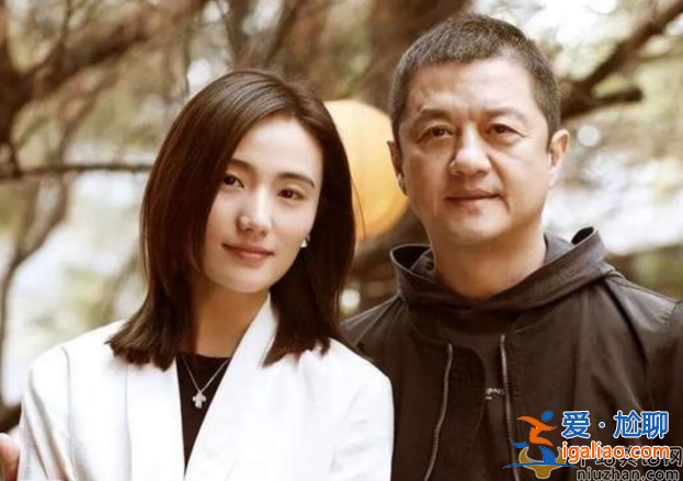 李亚鹏与妻子离婚了吗?娇妻海哈金喜独自带娃回老家 带哭腔录制视频